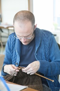 2015-106IMG_8082IMG_8082Dumas Bay Center, groups, knit, knit trip, knitting, Men's Fall Knitting Retreat, MFKR 2015, Seattle, yarn3648 x 5472Kenneth McCamish